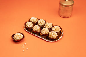 LADDU WHITE CHOCO CASHEW